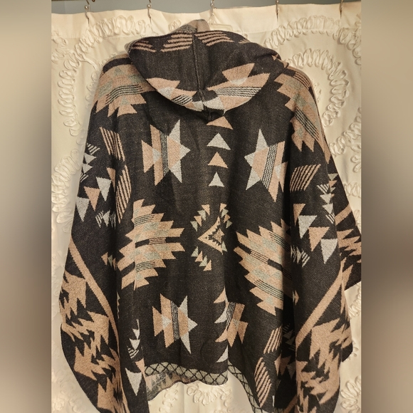Michael Stars Cape One Size Hooded Open Poncho reversible Black brown aztec - Picture 5 of 9